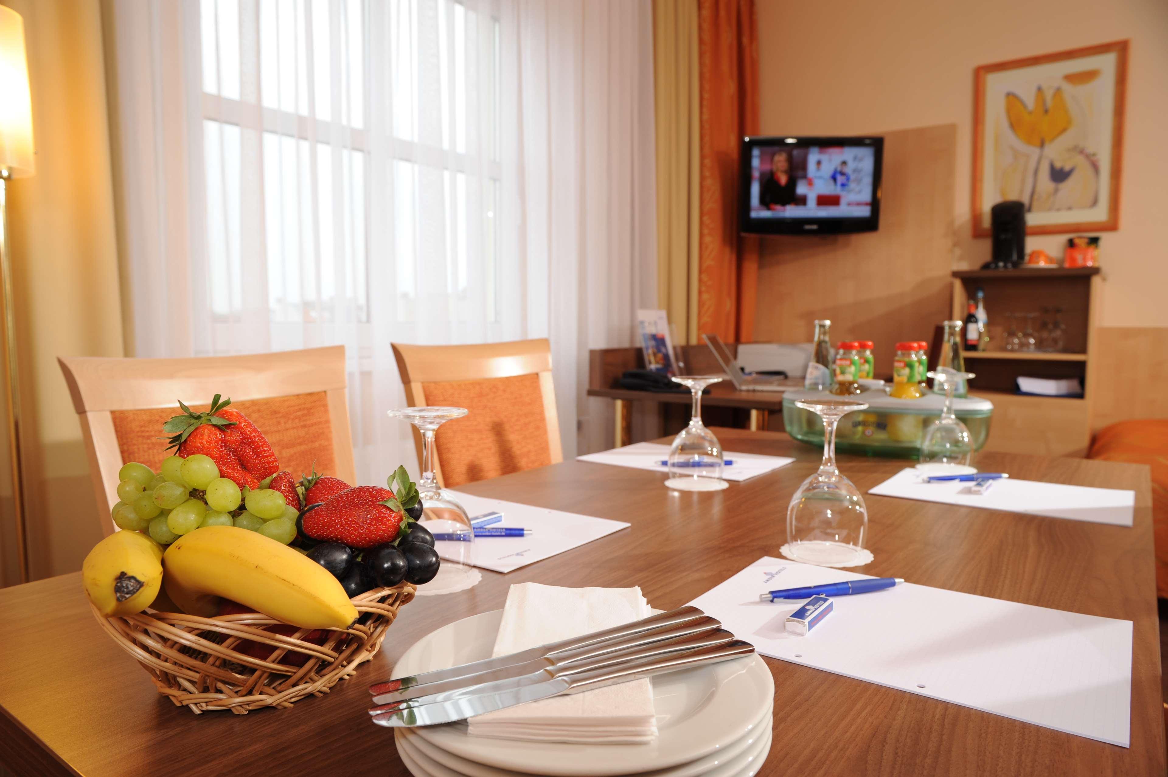 Plaza Inn Berlin Charlottenburg Екстериор снимка