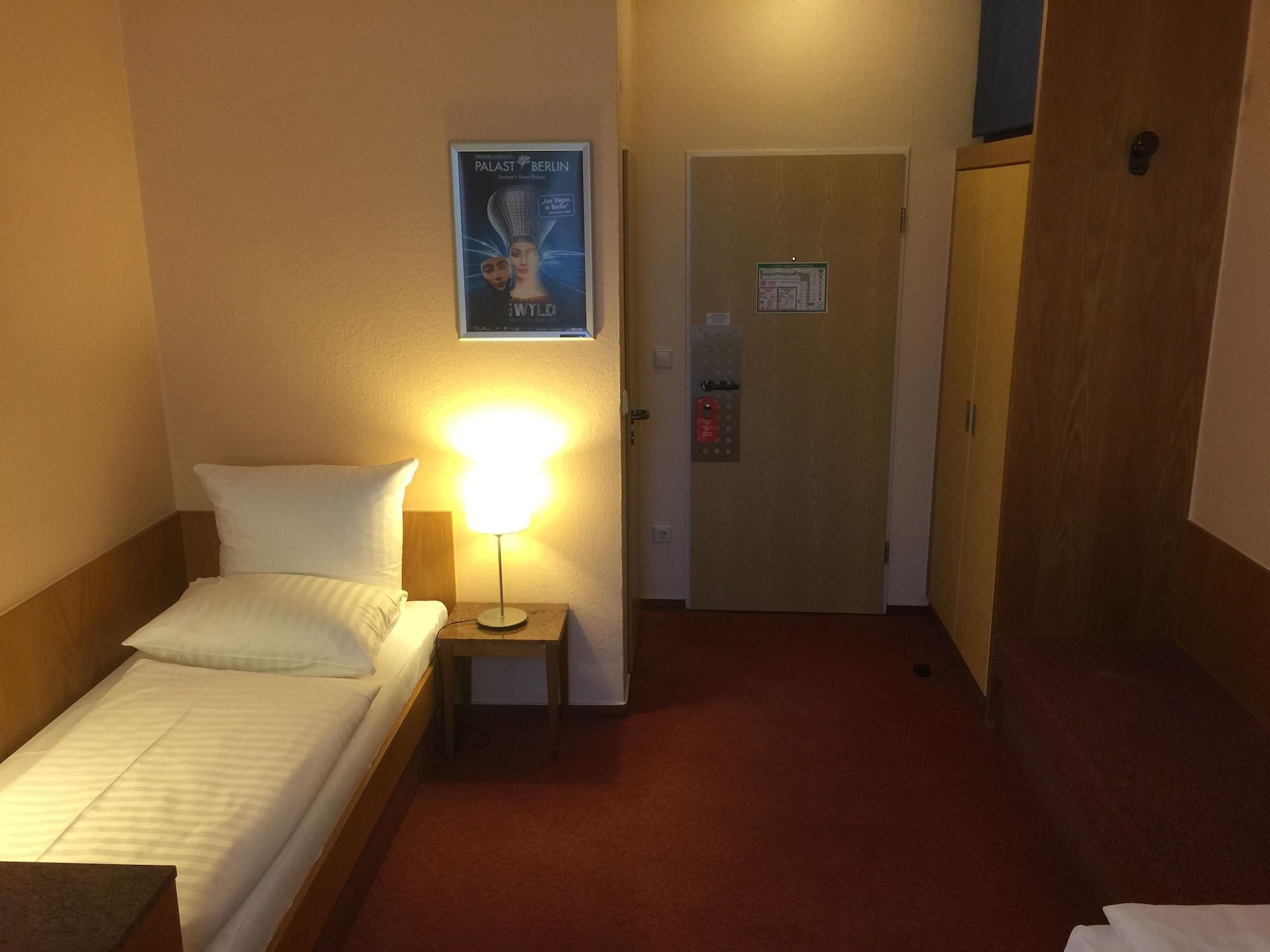 Plaza Inn Berlin Charlottenburg Екстериор снимка