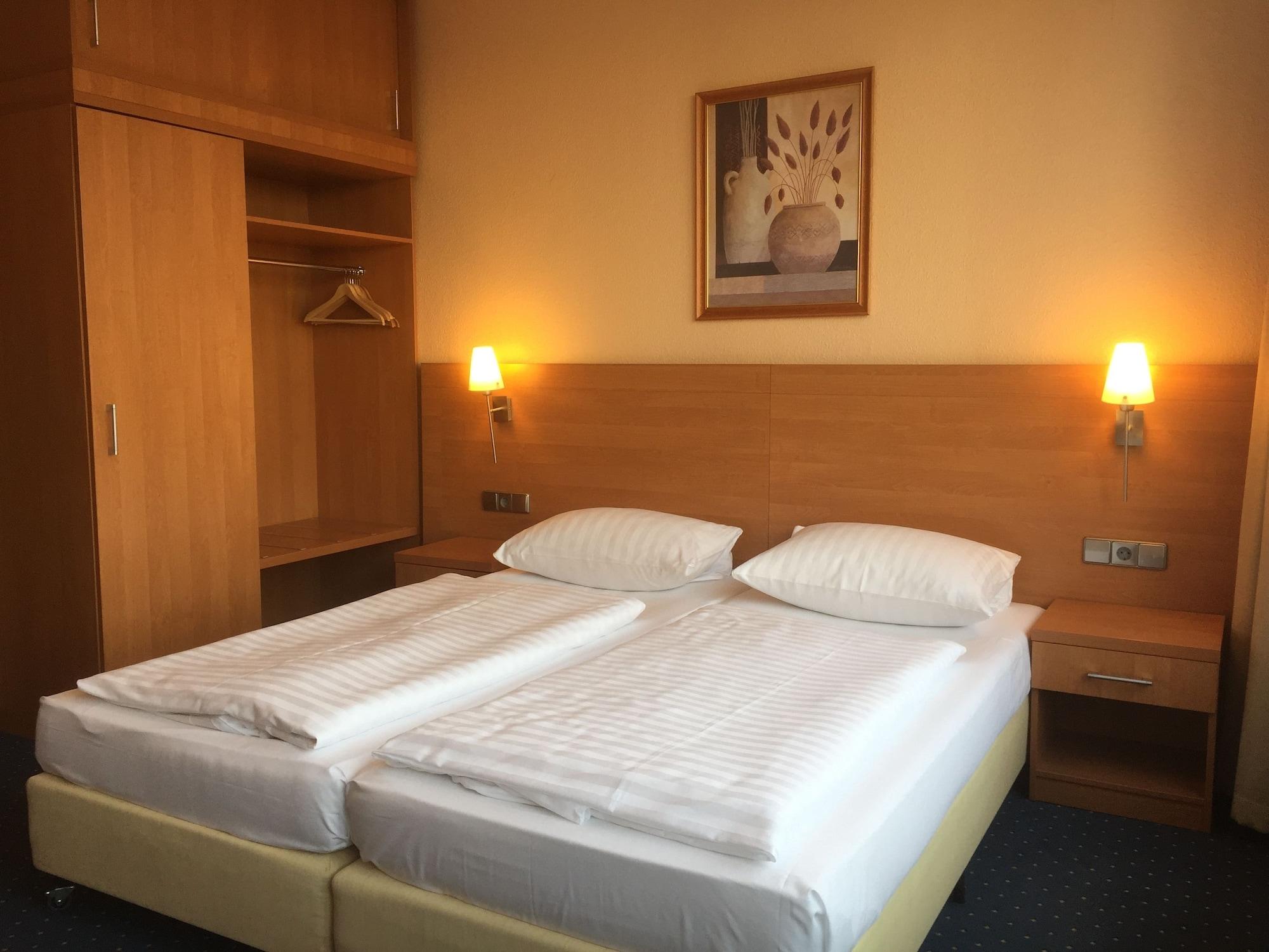 Plaza Inn Berlin Charlottenburg Екстериор снимка