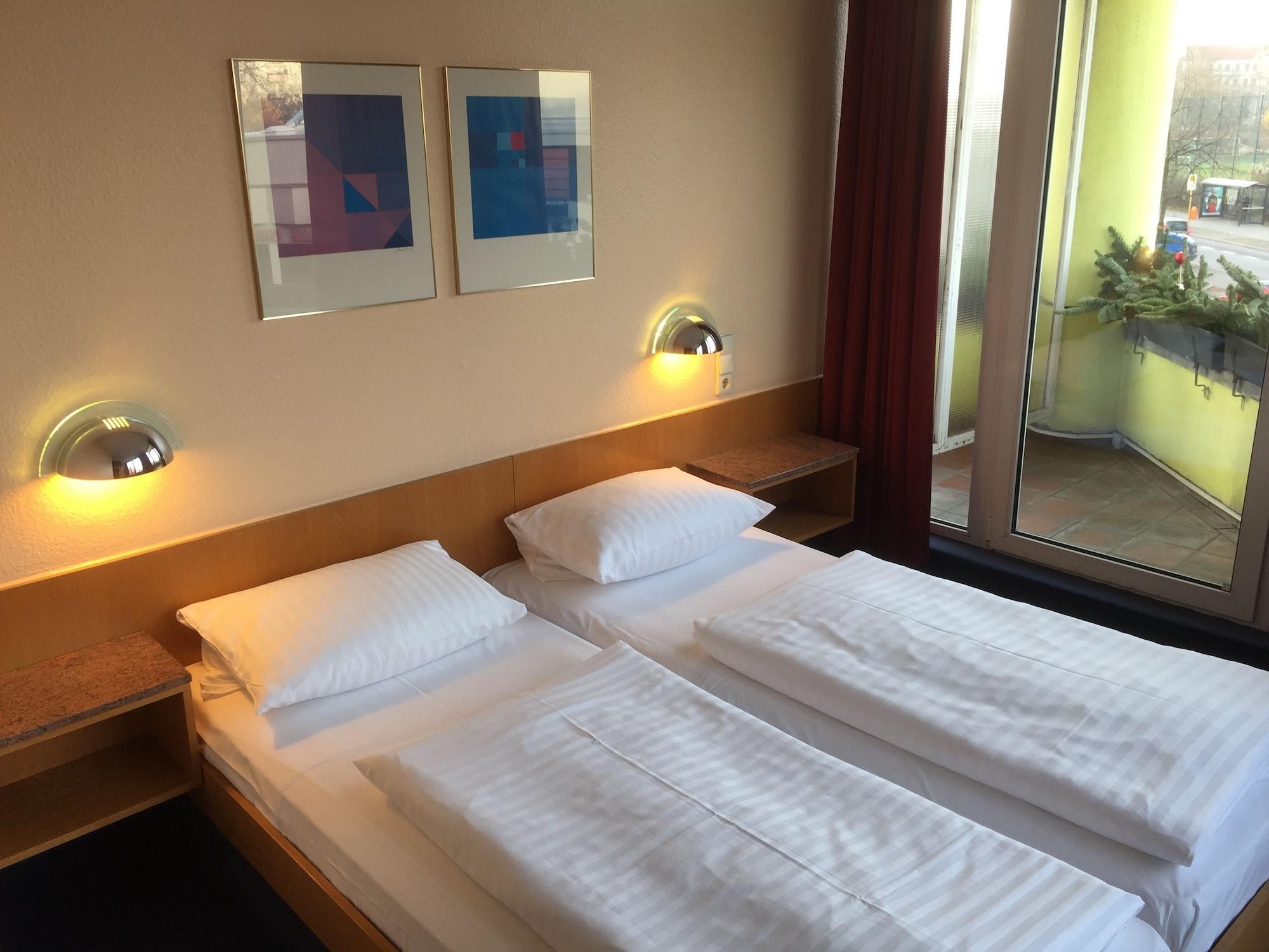 Plaza Inn Berlin Charlottenburg Екстериор снимка